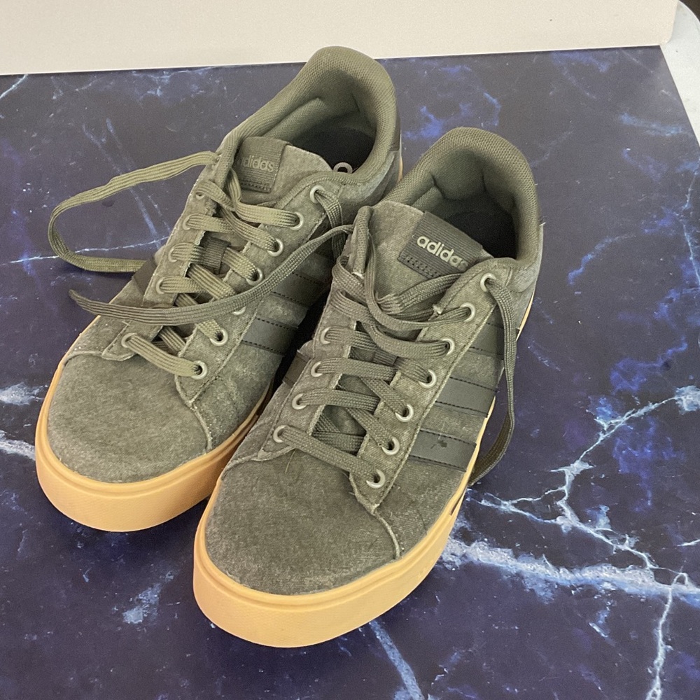 Adidas Men's Olive and Tan Sneakers Size 9.5